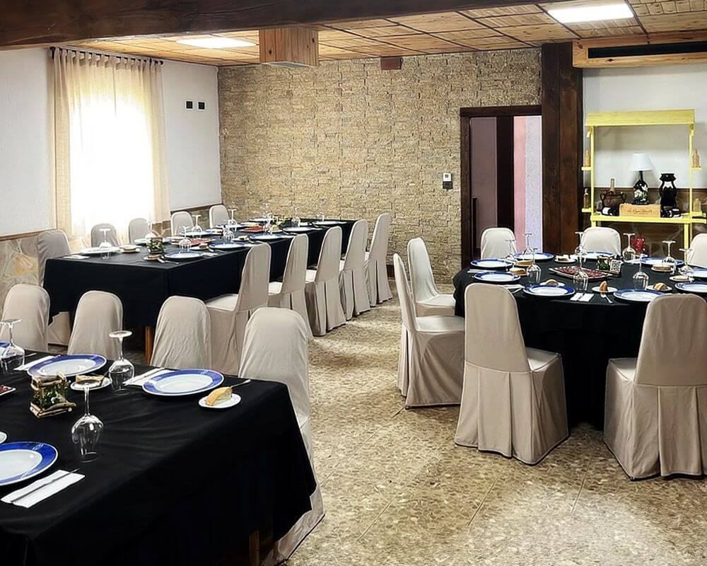 Salón de Celebraciones y Banquetes Privados - Hostal O Cristo