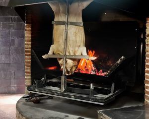 Cómodo restaurante a su disposición
